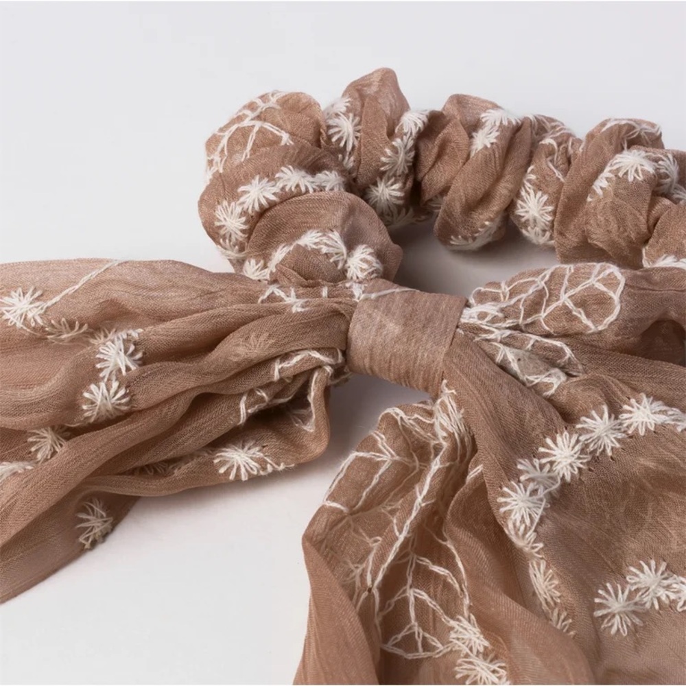 Hairitage BEACH SCARF SCRUNCHIE & PONYTAIL HOLDER